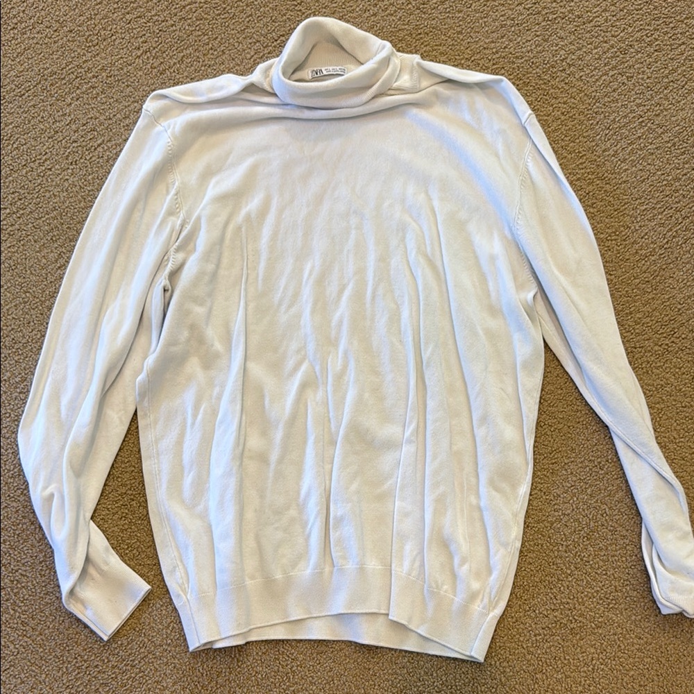 Zara Men’s White Turtleneck Sweater-shirt